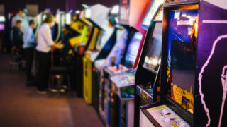 風俗営業５号許可(アミューズメントカジノバー・ゲームセンター)における射幸心とは何か